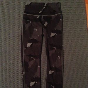 Lululemon Wunder Unders *RARE*